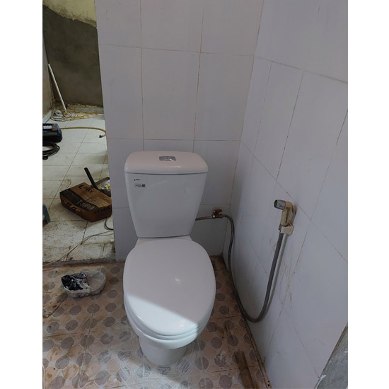 anh-thuc-te-bon-cau-inax-c-108tcw-s15vn-nap-shower-toilet