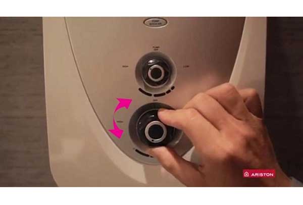 Cách sử dụng máy nước nóng Ariston trực tiếp 4