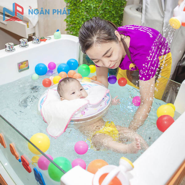 Bồn tắm thuỷ lực cho bé và lợi ích khi sử dụng bồn Bồn tắm thuỷ lực cho bé và lợi ích khi sử dụng bồn