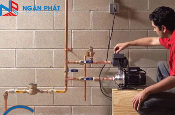 Lắp máy bơm tăng áp cho hệ thống đường ống nước 1