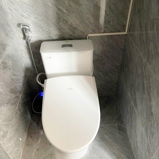 Nắp bồn cầu thông minh Tewon TSA8283 Nắp bồn cầu thông minh Tewon TSA8283