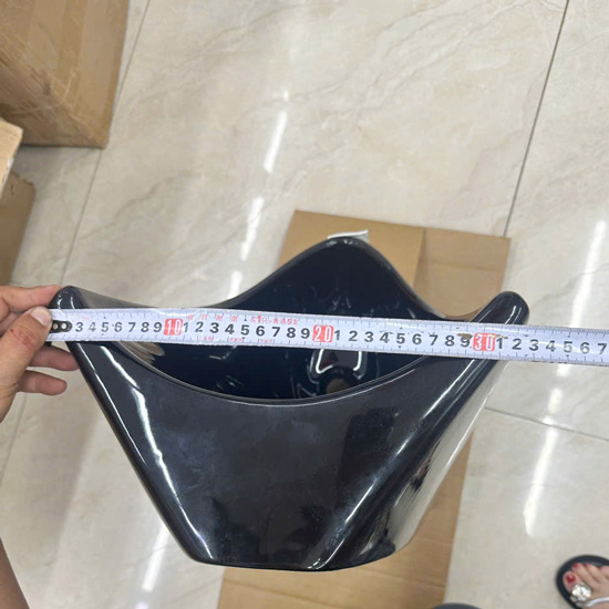 Bồn tiểu nam NP 617 đặt sàn màu đen men bóng Bồn tiểu nam NP 617 đặt sàn màu đen men bóng